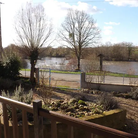 ベッド・アンド・ブレックファスト Riverside Moussac-sur-Vienne